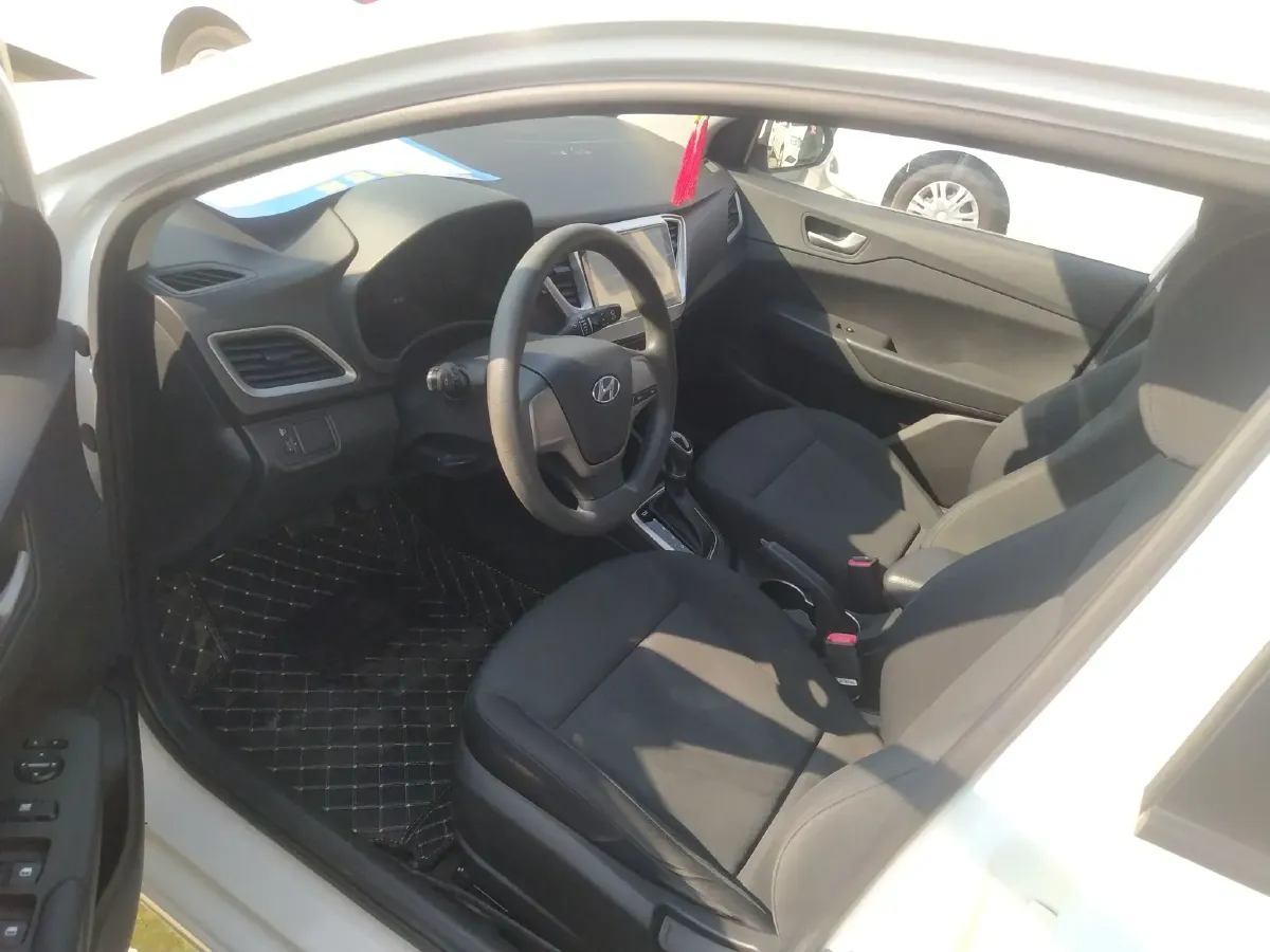 2017 Hyundai Verna RV 1.4L 100HP L4 6AT,autocango,china used car exporter,china ev exporter,chinese used car exporter,chinese used ev exporter