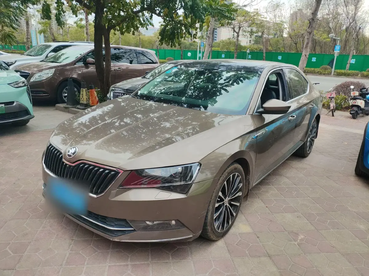 2016 Skoda Superb 1.8T 180HP L4 7DCT