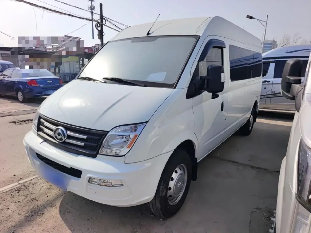 2023 MAXUS XinTu V80 2.0T 127HP L4 6MT