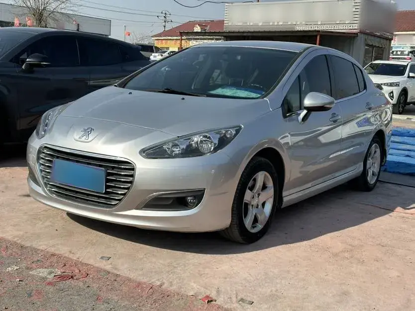 2014 Peugeot 308 1.6L 117HP L4 5MT