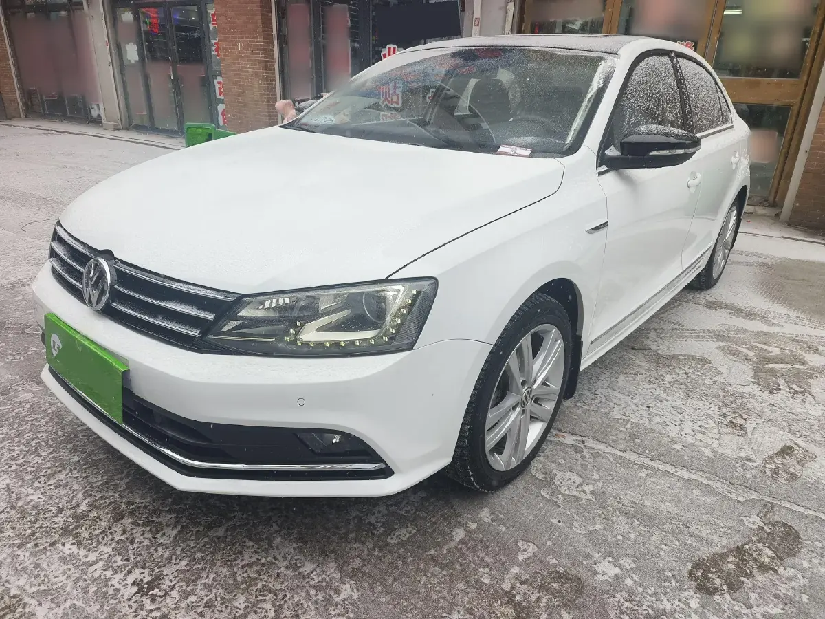 2018 Volkswagen Sagitar 1.4T 150HP L4 7DCT