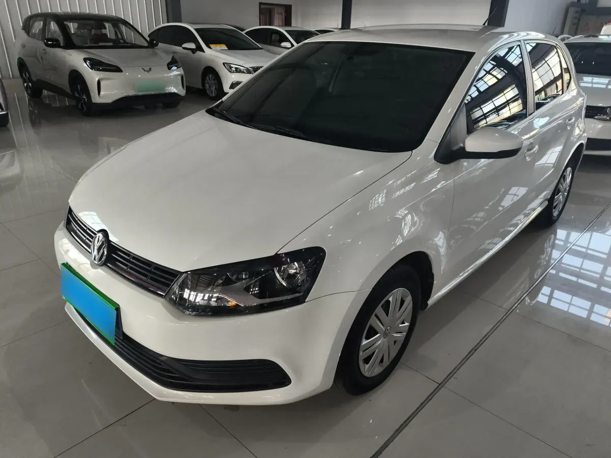 2016 Volkswagen Polo 1.4L 90HP L4 6AT