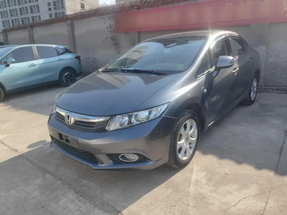 2013 Honda Civic 1.8L 141HP L4 5MT