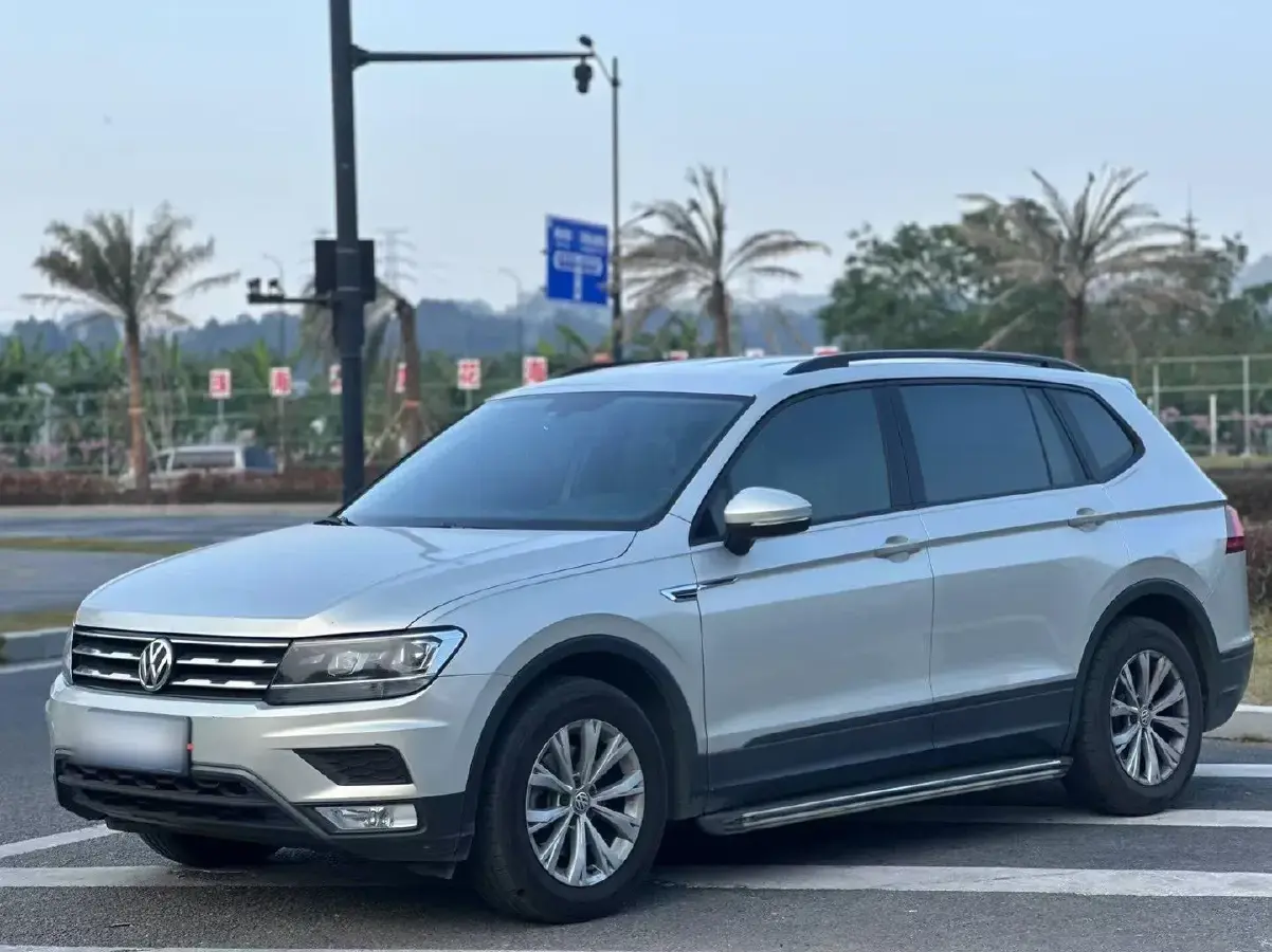 2017 Volkswagen Tiguan L 1.8T 180HP L4 7DCT