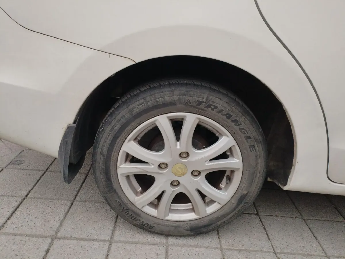 2015 HaiMa M3 1.5L 112HP L4 5MT,autocango,china used car exporter,china ev exporter,chinese used car exporter,chinese used ev exporter