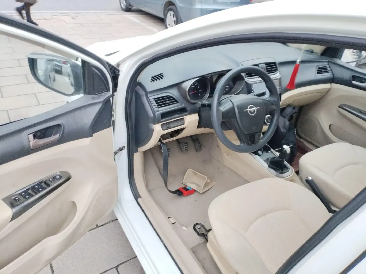 2015 HaiMa M3 1.5L 112HP L4 5MT,autocango,china used car exporter,china ev exporter,chinese used car exporter,chinese used ev exporter