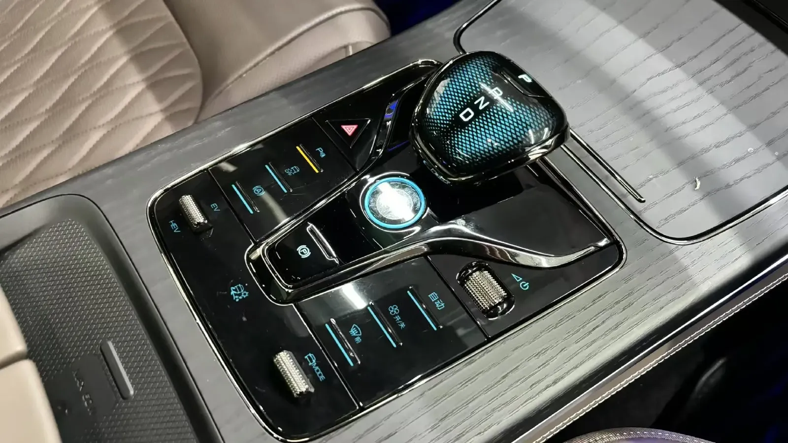 2024 BYD Han 1.5T 139HP L4 E-CVT PHEV 18.316KWH,autocango,china used car exporter,china ev exporter,chinese used car exporter,chinese used ev exporter