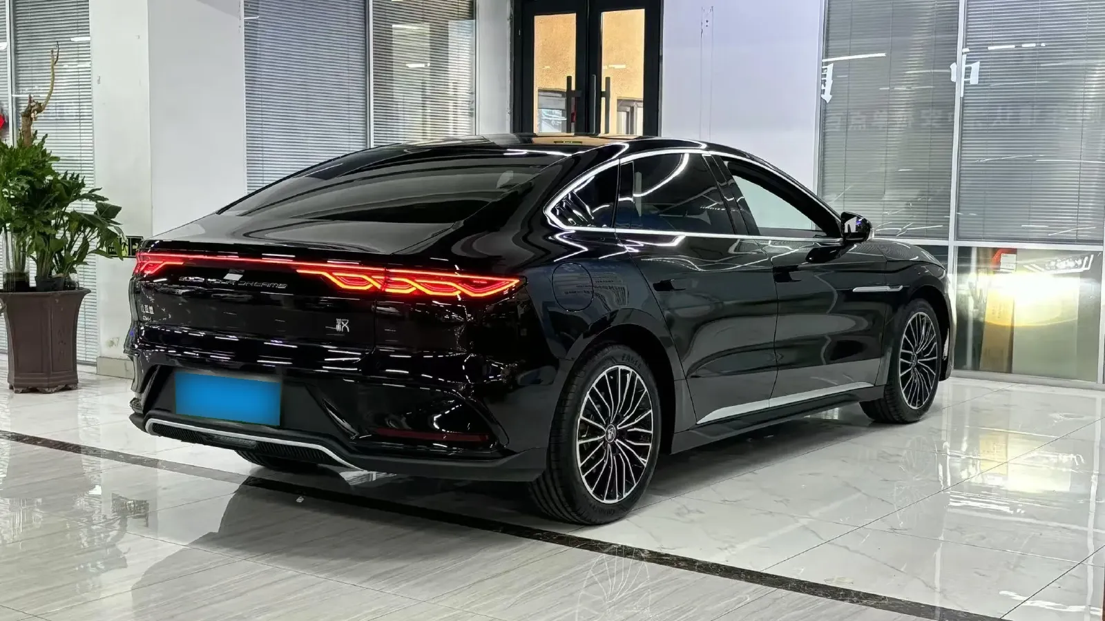 2024 BYD Han 1.5T 139HP L4 E-CVT PHEV 18.316KWH,autocango,china used car exporter,china ev exporter,chinese used car exporter,chinese used ev exporter