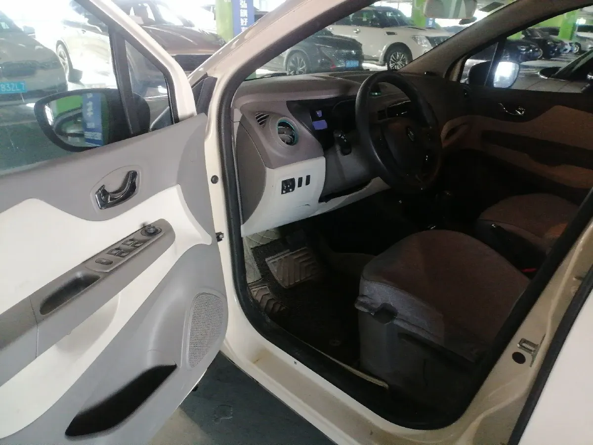 2015 Renault Captur 1.2T 116HP L4 6DCT,autocango,china used car exporter,china ev exporter,chinese used car exporter,chinese used ev exporter