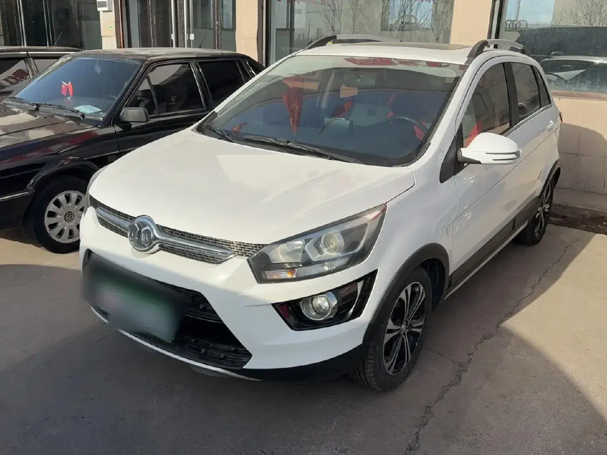 2015 BeiJing Auto Senova X25 1.5L 116HP L4 5MT