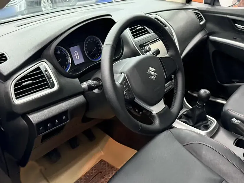 2014 Suzuki S-cross 1.6L 122HP L4 5MT,autocango,china used car exporter,china ev exporter,chinese used car exporter,chinese used ev exporter