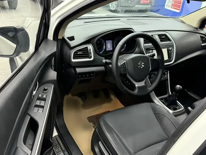 2014 Suzuki S-cross 1.6L 122HP L4 5MT,autocango,china used car exporter,china ev exporter,chinese used car exporter,chinese used ev exporter