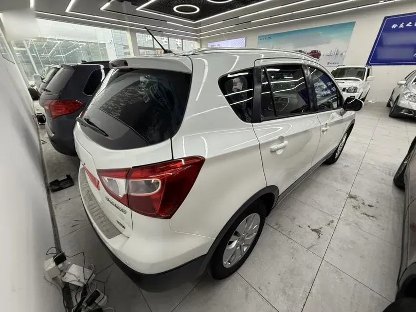 2014 Suzuki S-cross 1.6L 122HP L4 5MT,autocango,china used car exporter,china ev exporter,chinese used car exporter,chinese used ev exporter