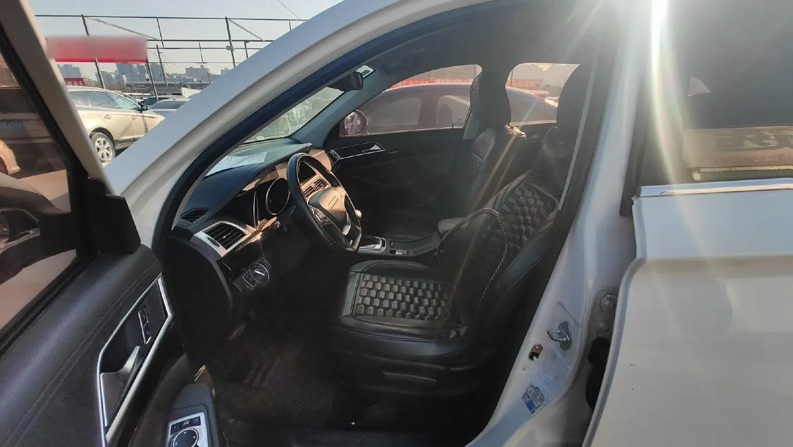 2017 Leopaard CS10 2.0T 177HP L4 6DCT,autocango,china used car exporter,china ev exporter,chinese used car exporter,chinese used ev exporter