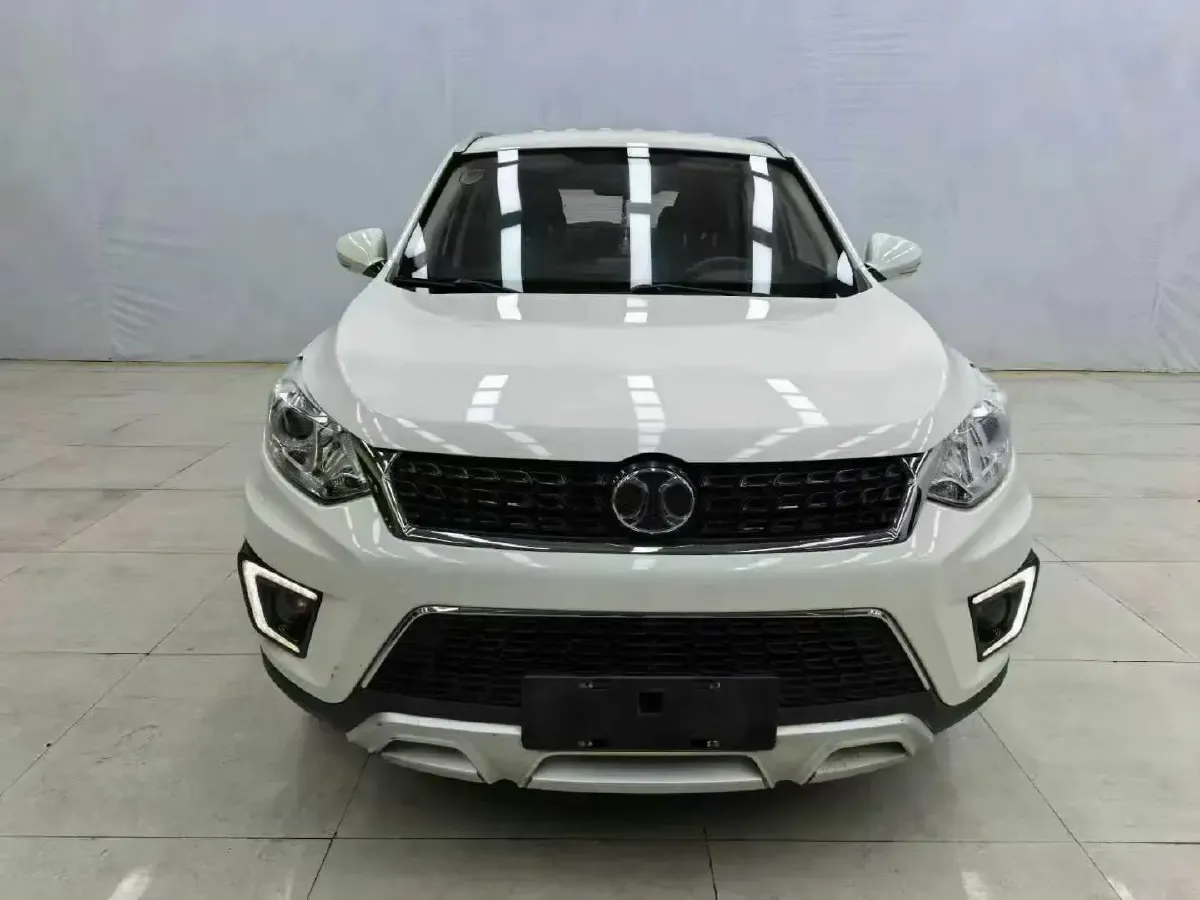 2016 BeiJing Auto Senova X35 1.5L 116HP L4 4AT,autocango,china used car exporter,china ev exporter,chinese used car exporter,chinese used ev exporter