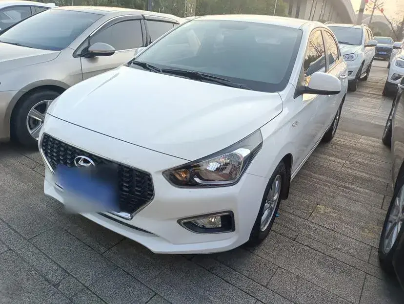 2017 Hyundai Reina 1.4L 95HP L4 5MT