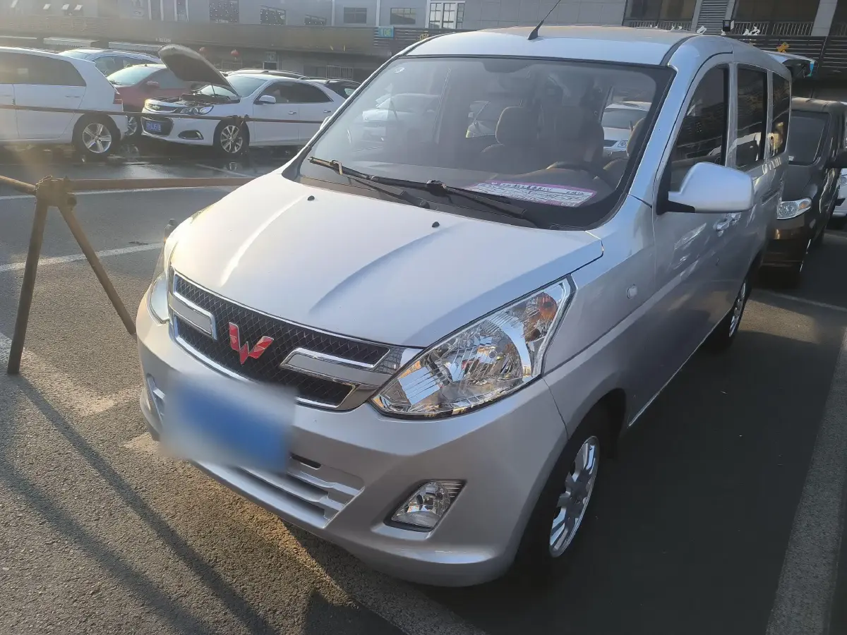 2019 WuLing RongGuang V 1.5L 99HP L4 6MT