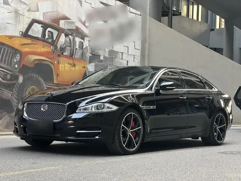 2015 Jaguar XJ 2.0T 240HP L4 8AT