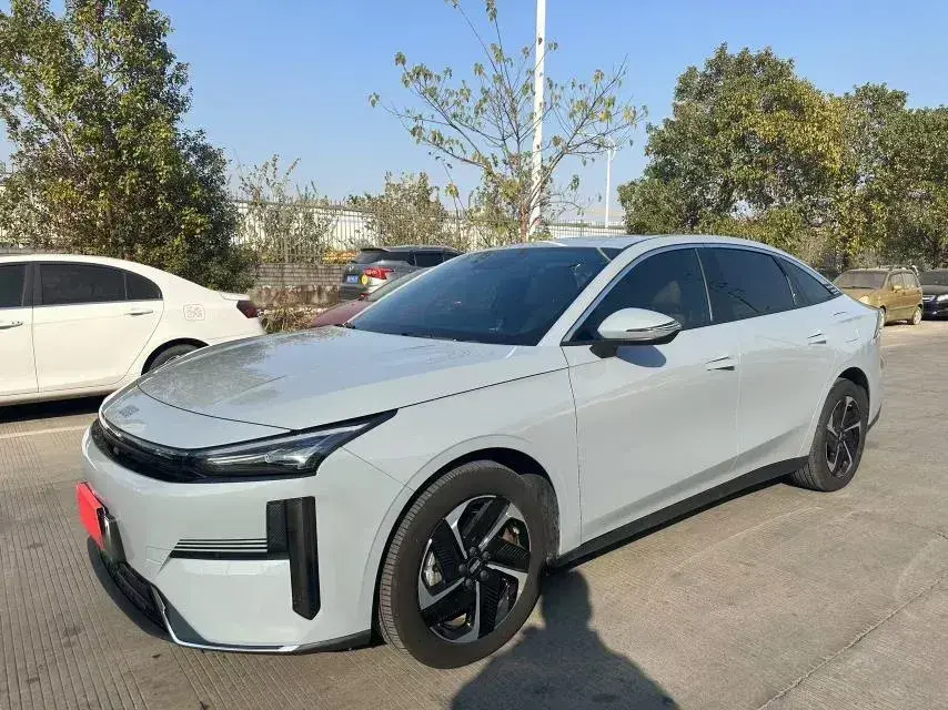 2023 Geely Galaxy L6 1.5T 163HP L4 3DHT PHEV