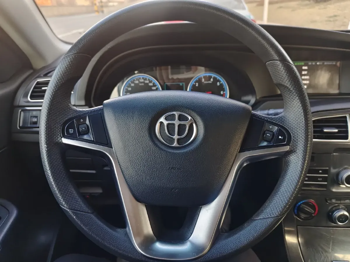 2014 Brilliance Auto V5 1.6L 118HP L4 5AT,autocango,china used car exporter,china ev exporter,chinese used car exporter,chinese used ev exporter