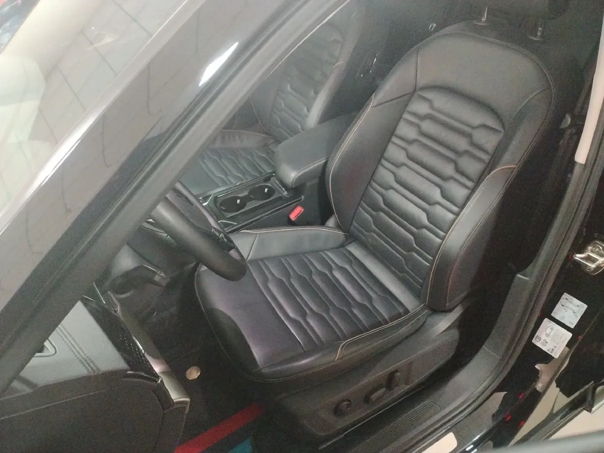 2020 Volkswagen Passat 2.0T 186HP L4 7DCT,autocango,china used car exporter,china ev exporter,chinese used car exporter,chinese used ev exporter