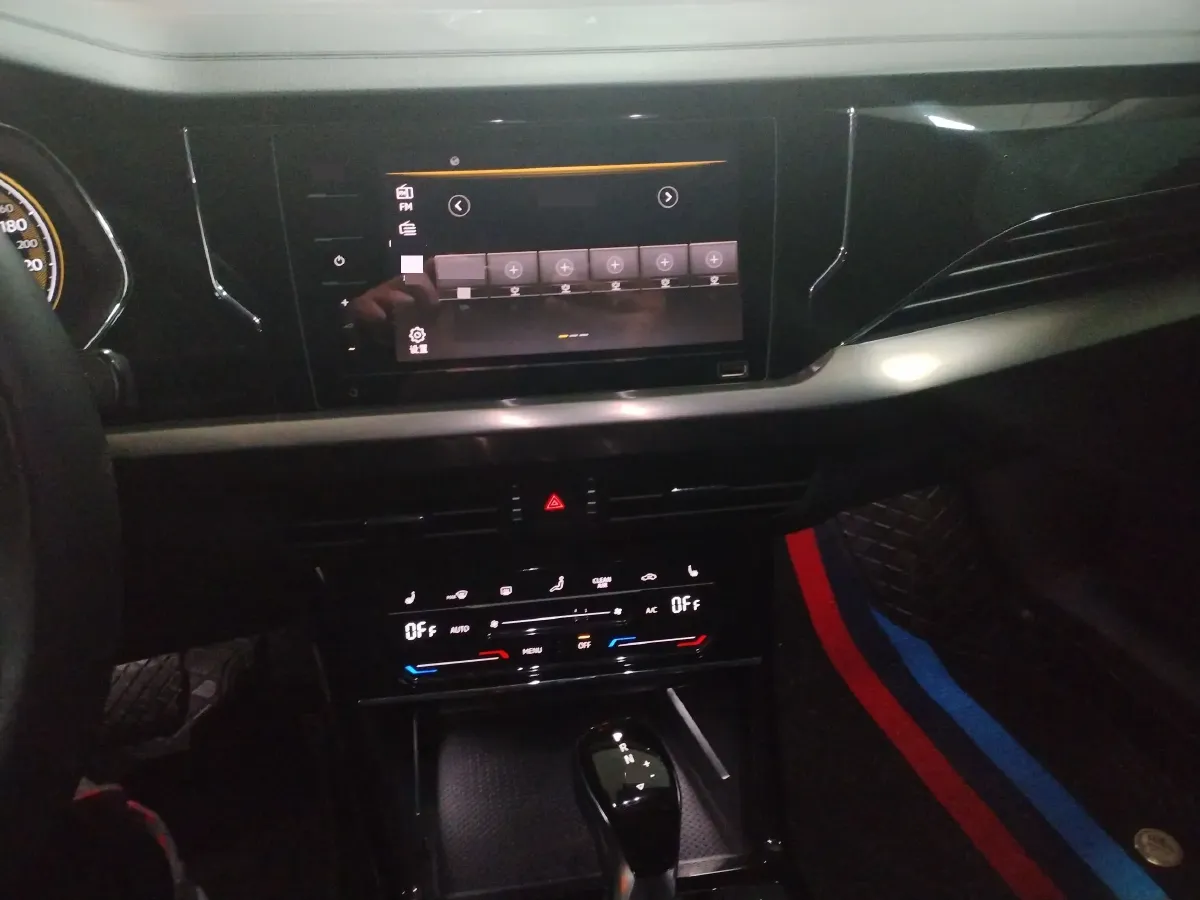 2020 Volkswagen Passat 2.0T 186HP L4 7DCT,autocango,china used car exporter,china ev exporter,chinese used car exporter,chinese used ev exporter