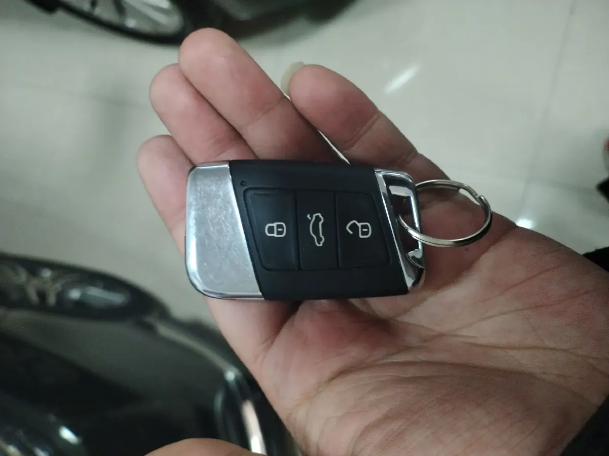 2020 Volkswagen Passat 2.0T 186HP L4 7DCT,autocango,china used car exporter,china ev exporter,chinese used car exporter,chinese used ev exporter