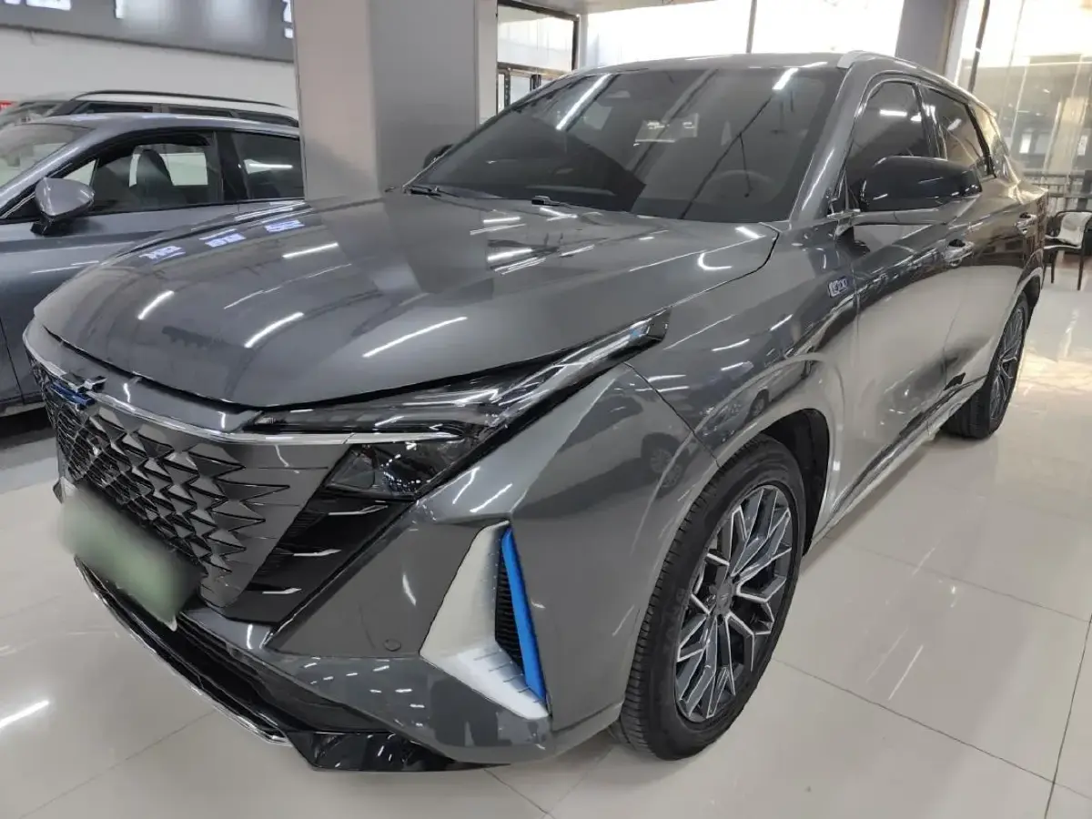 2023 ChangAn Oshan Z6 1.5T 170HP L4 6TCT PHEV 28.4KWH
