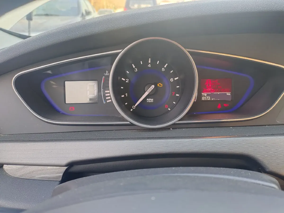 2014 Roewe 550 1.8L 133HP L4 6DCT,autocango,china used car exporter,china ev exporter,chinese used car exporter,chinese used ev exporter