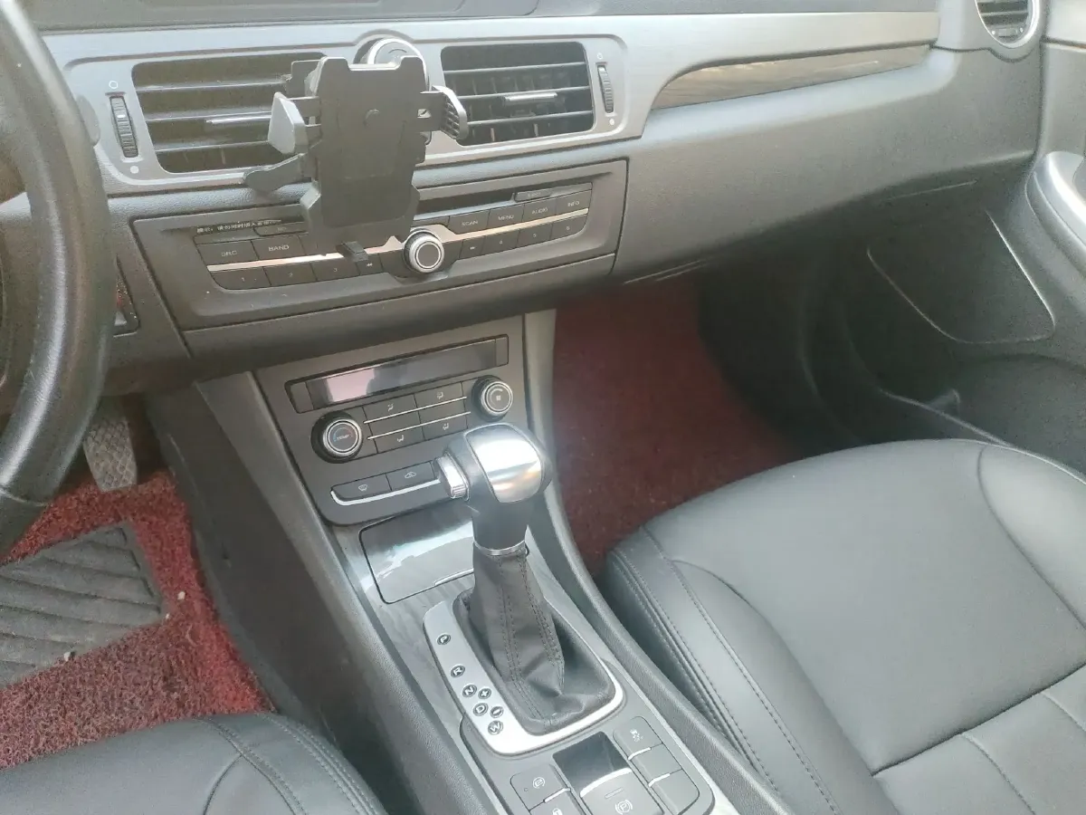 2014 Roewe 550 1.8L 133HP L4 6DCT,autocango,china used car exporter,china ev exporter,chinese used car exporter,chinese used ev exporter