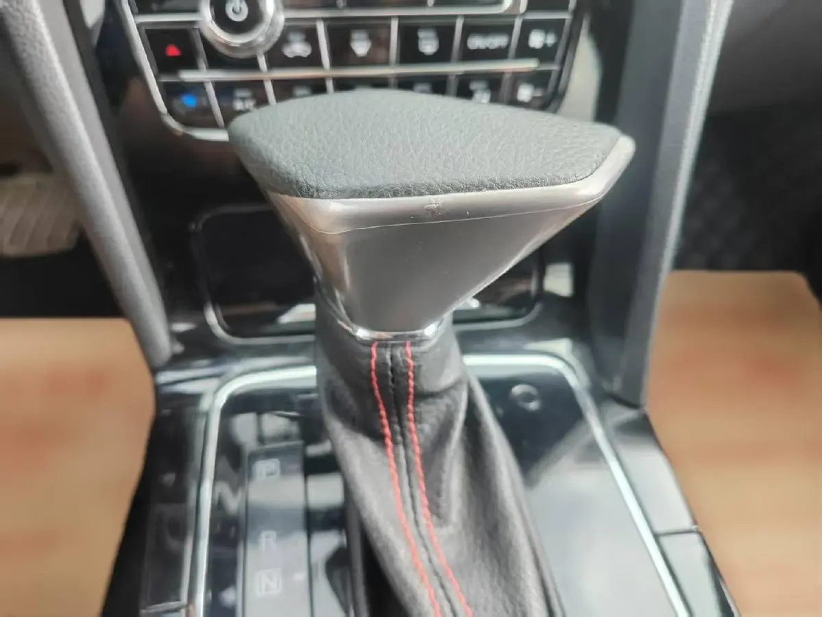 2019 Venucia D60 1.6L 126HP L4 CVT,autocango,china used car exporter,china ev exporter,chinese used car exporter,chinese used ev exporter