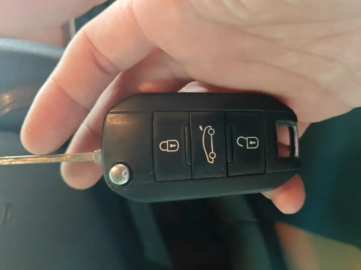 2014 Peugeot 301 1.6L 117HP L4 4AT,autocango,china used car exporter,china ev exporter,chinese used car exporter,chinese used ev exporter