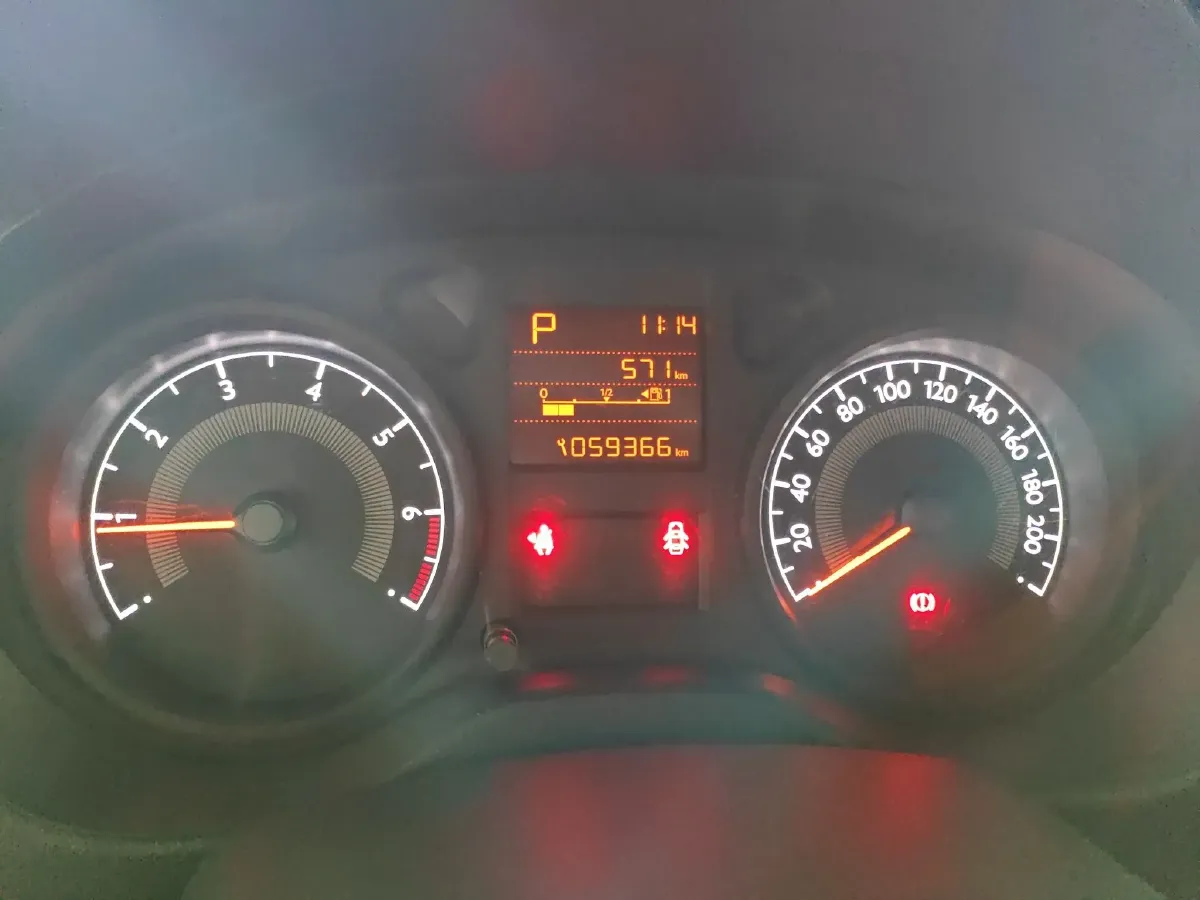 2014 Peugeot 301 1.6L 117HP L4 4AT,autocango,china used car exporter,china ev exporter,chinese used car exporter,chinese used ev exporter