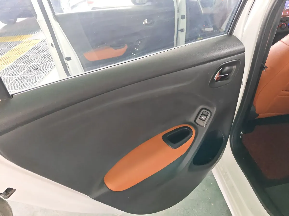 2014 Peugeot 301 1.6L 117HP L4 4AT,autocango,china used car exporter,china ev exporter,chinese used car exporter,chinese used ev exporter