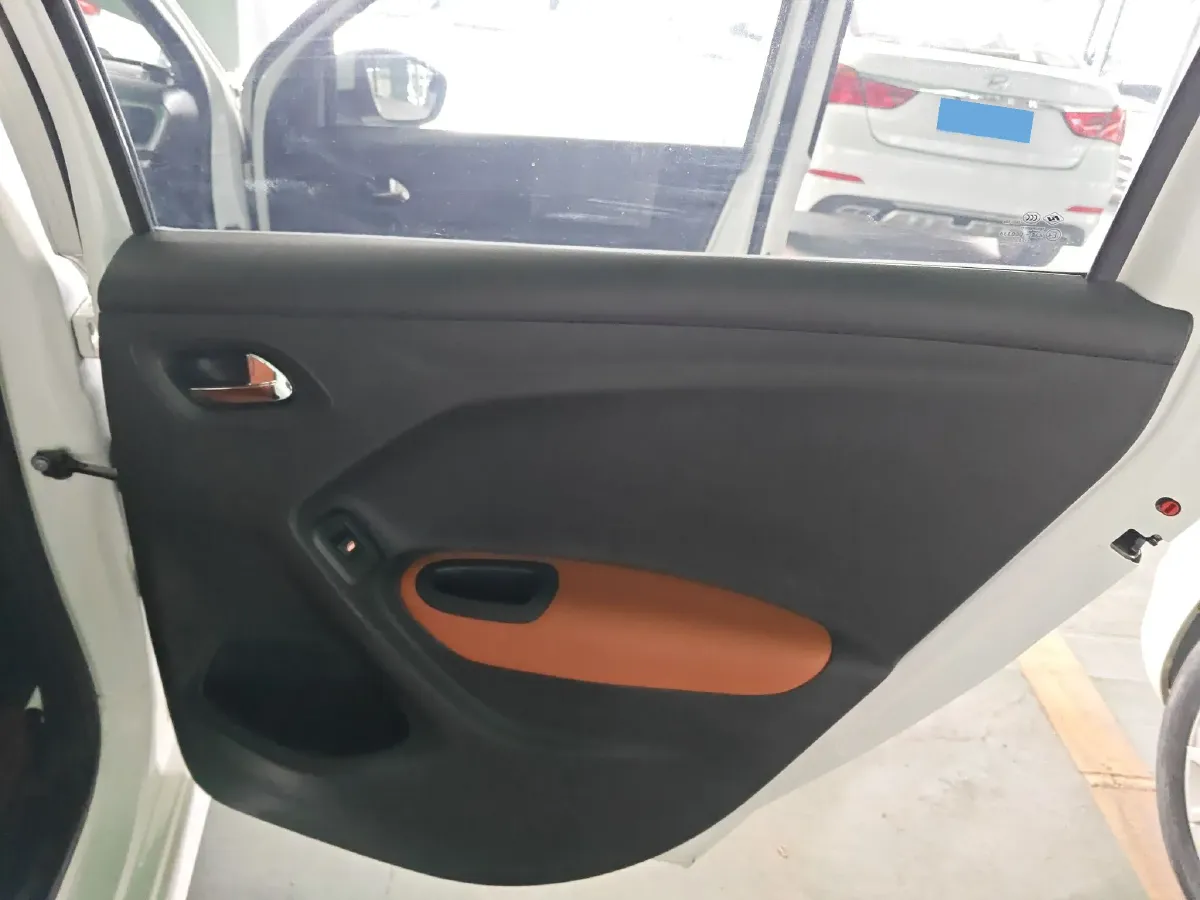 2014 Peugeot 301 1.6L 117HP L4 4AT,autocango,china used car exporter,china ev exporter,chinese used car exporter,chinese used ev exporter