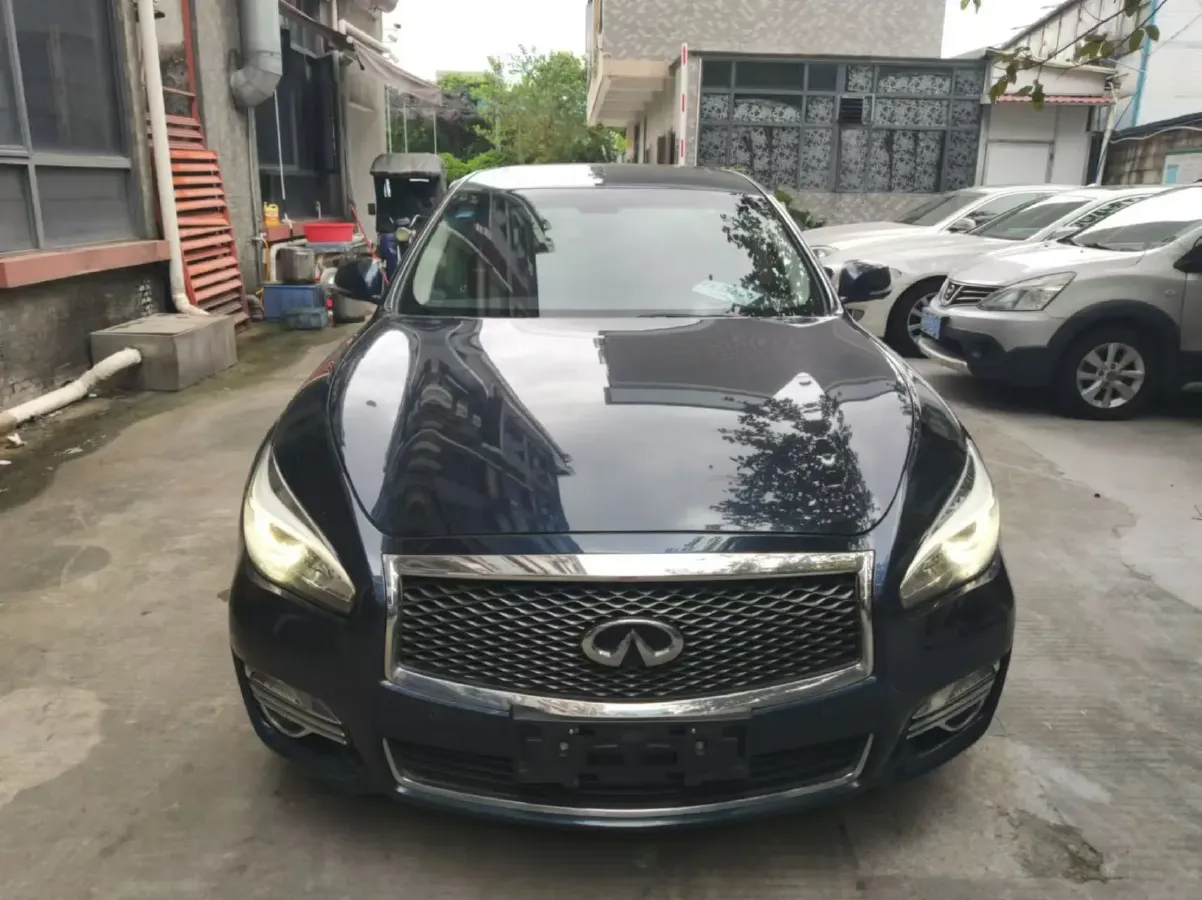 2017 Infiniti Q70 2.5L 222HP V6 7AT,autocango,china used car exporter,china ev exporter,chinese used car exporter,chinese used ev exporter