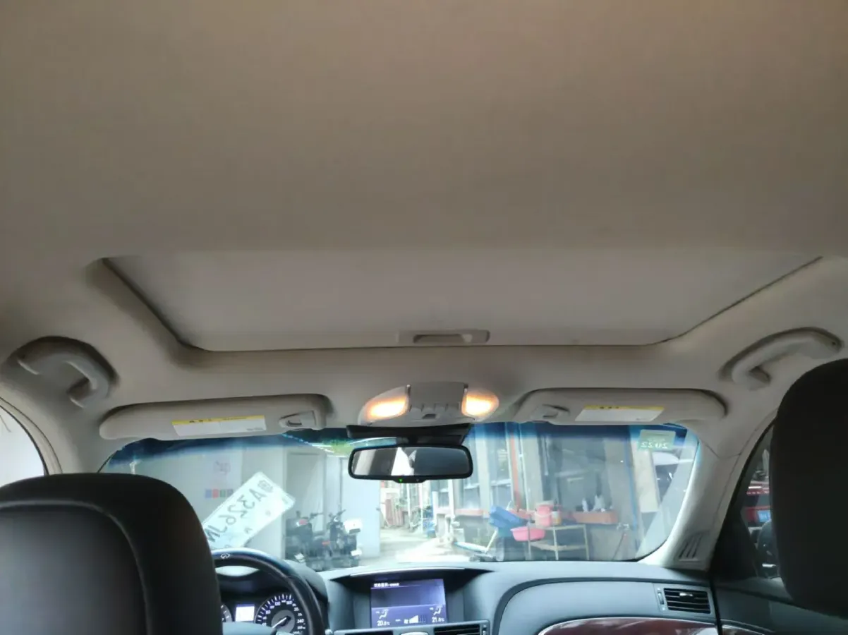 2017 Infiniti Q70 2.5L 222HP V6 7AT,autocango,china used car exporter,china ev exporter,chinese used car exporter,chinese used ev exporter