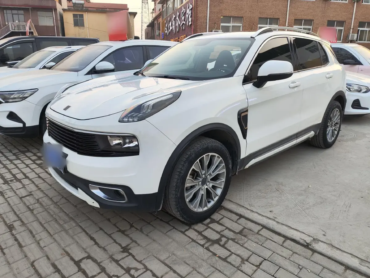 2017 LYNK&CO 01 2.0T 190HP L4 6AT