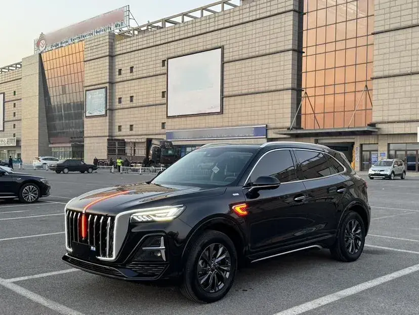 2023 HongQi HS5 2.0T 252HP L4 8AT