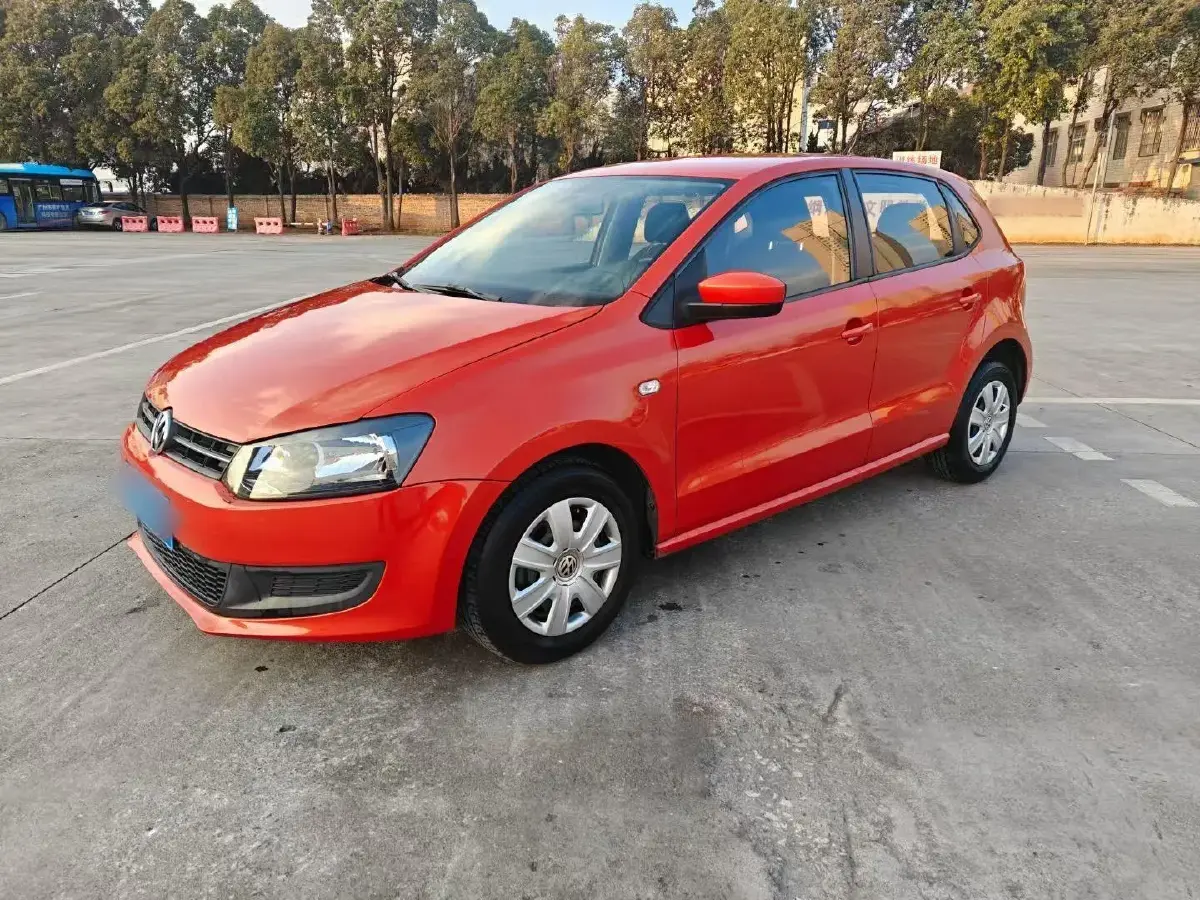 2013 Volkswagen Polo 1.4L 86HP L4 5MT