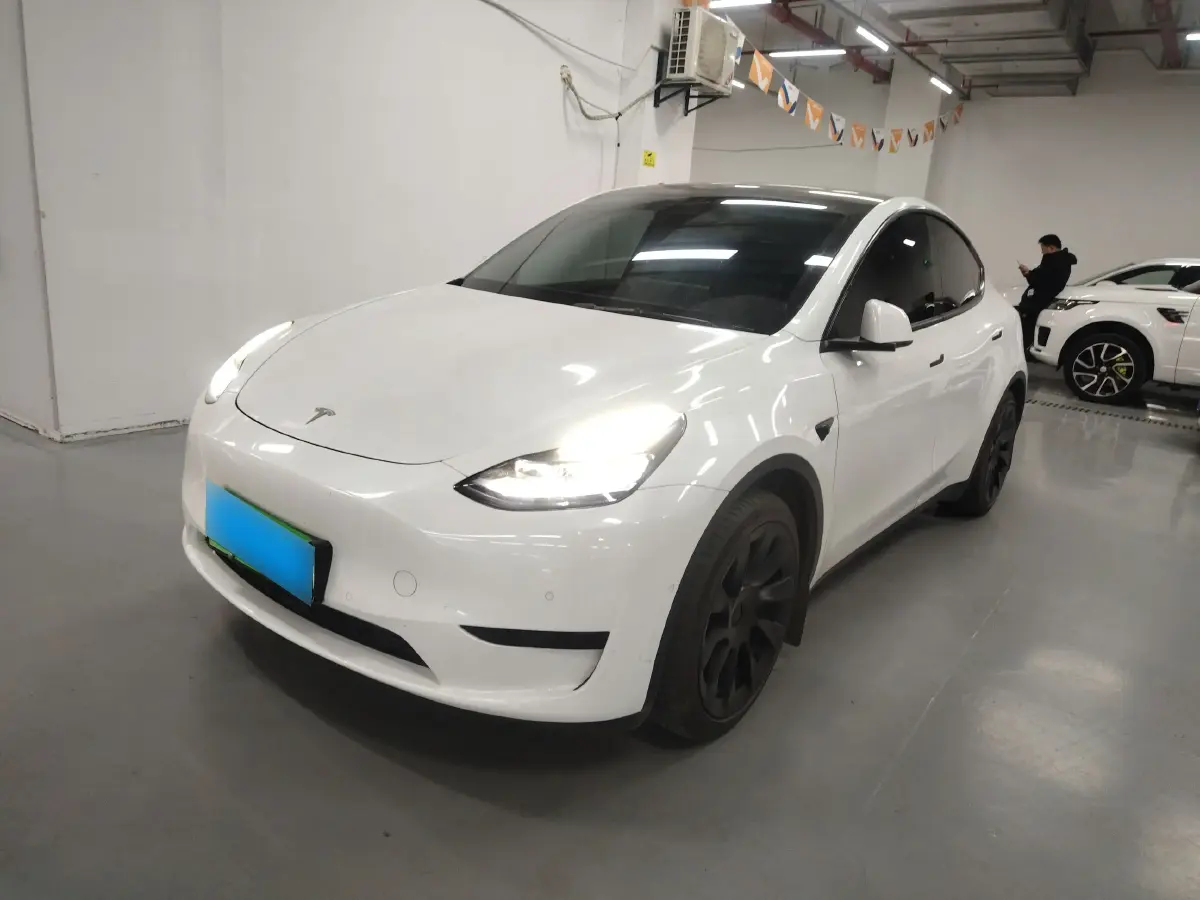 2022 Tesla Model Y BEV 60KWH