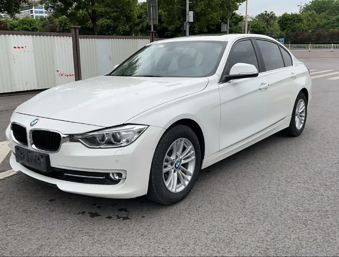 2015 BMW 3 Series 2.0T 184HP L4 8AT