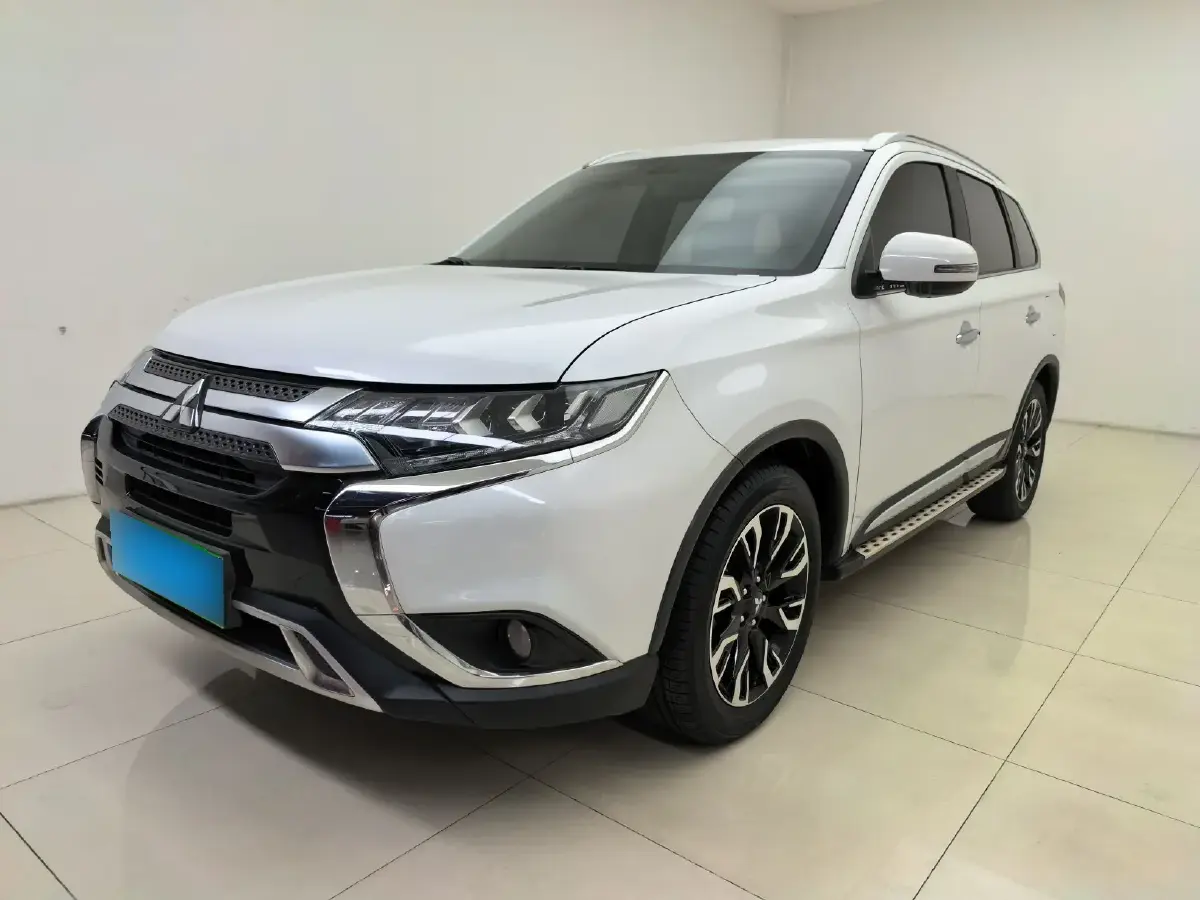 2019 Mitsubishi Outlander 2.4L 192HP L4 CVT