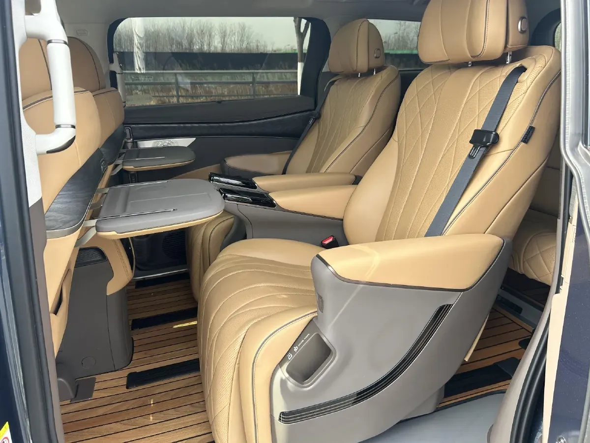 2022 Denza D9 1.5T 139HP L4 E-CVT PHEV 40.06KWH,autocango,china used car exporter,china ev exporter,chinese used car exporter,chinese used ev exporter