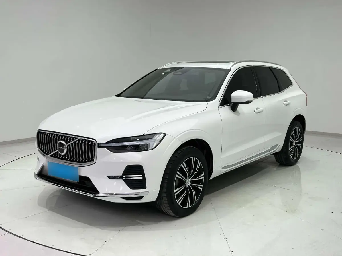 2022 Volvo XC60 2.0T 250HP L4 8AT