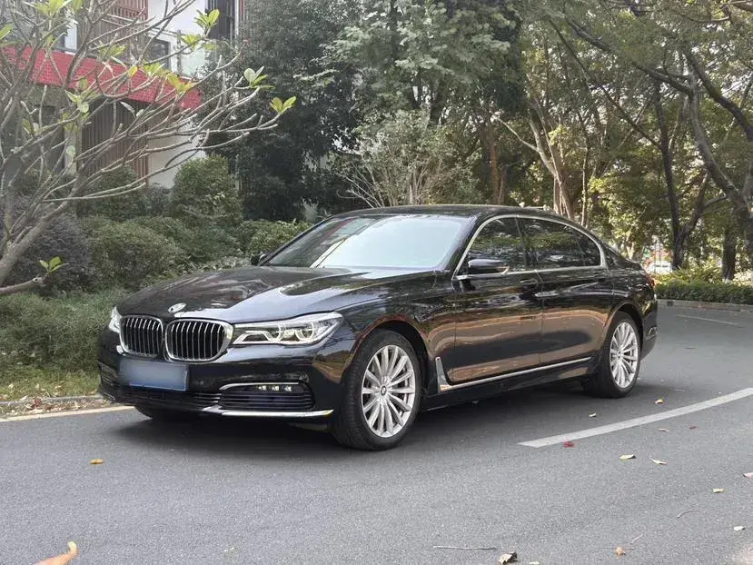 2016 BMW 7 Series 3.0T 326HP L6 8AT