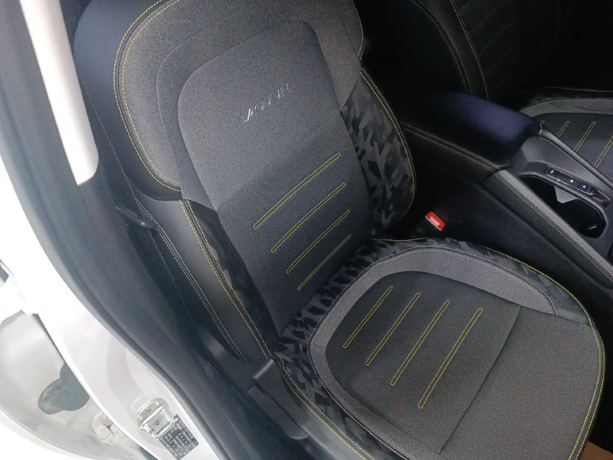 2020 BaoJun RS-3 1.5L 105HP L4 CVT,autocango,china used car exporter,china ev exporter,chinese used car exporter,chinese used ev exporter