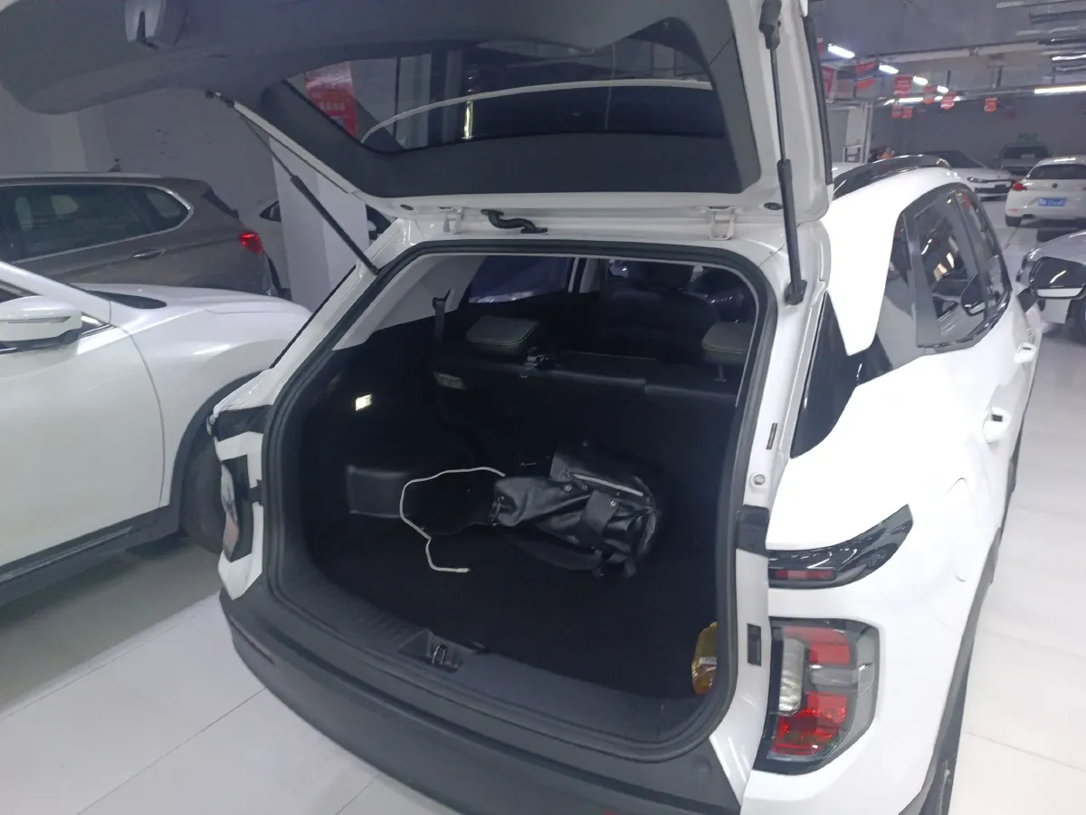 2020 BaoJun RS-3 1.5L 105HP L4 CVT,autocango,china used car exporter,china ev exporter,chinese used car exporter,chinese used ev exporter