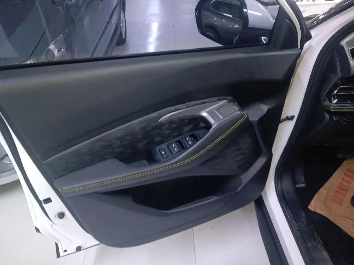 2020 BaoJun RS-3 1.5L 105HP L4 CVT,autocango,china used car exporter,china ev exporter,chinese used car exporter,chinese used ev exporter