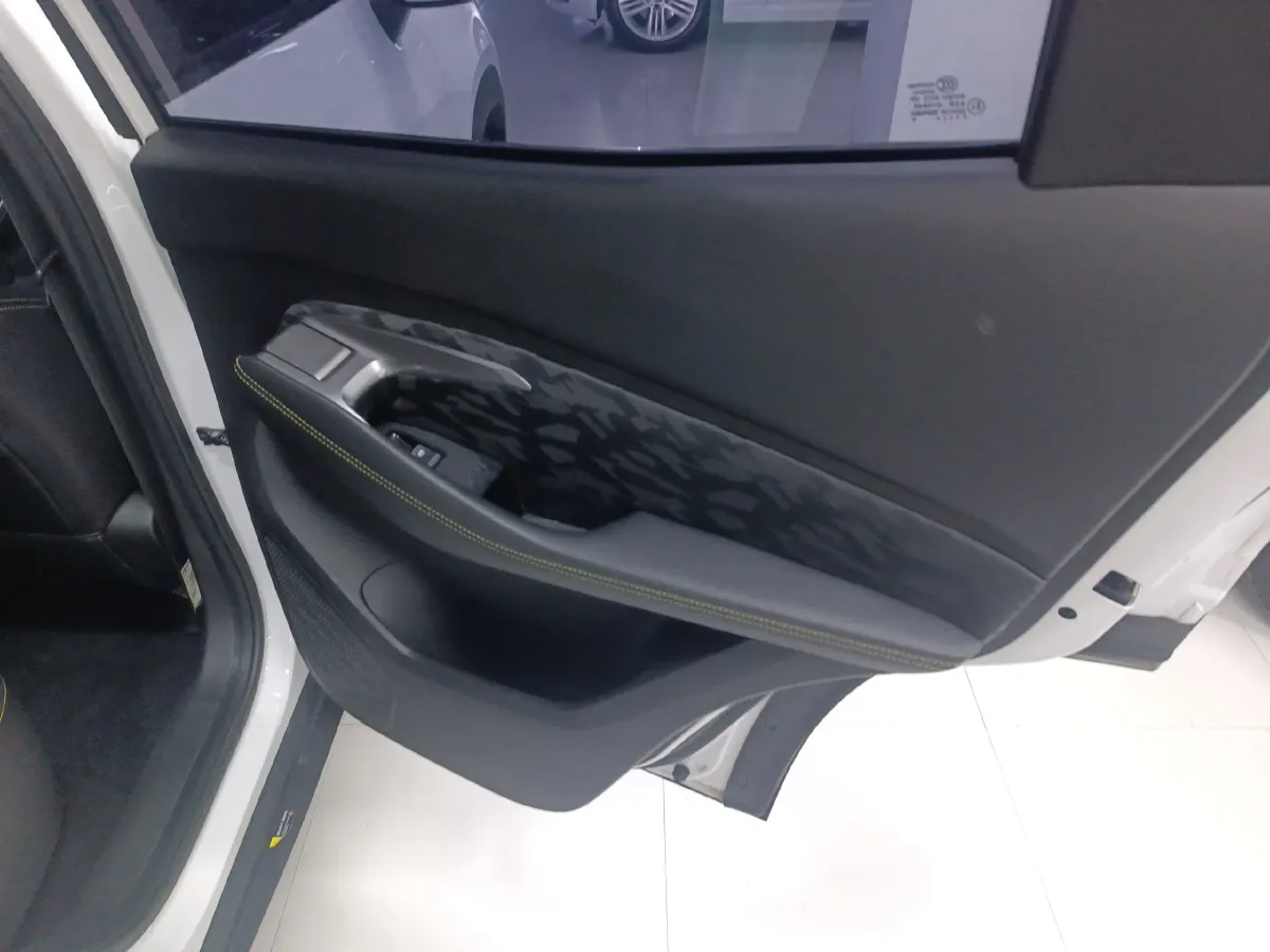 2020 BaoJun RS-3 1.5L 105HP L4 CVT,autocango,china used car exporter,china ev exporter,chinese used car exporter,chinese used ev exporter